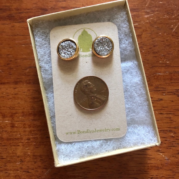 FLASH SALE  24k gold stud earrings  grey #shbb - Picture 2 of 2